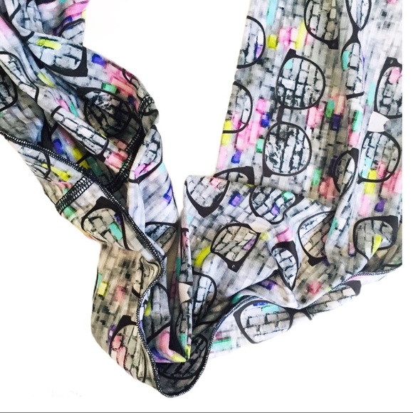 TRIPLE FLIP Glasses Graffiti Brick Geek Chic Print Infinity Scarf Grey One Size - Picture 8 of 9